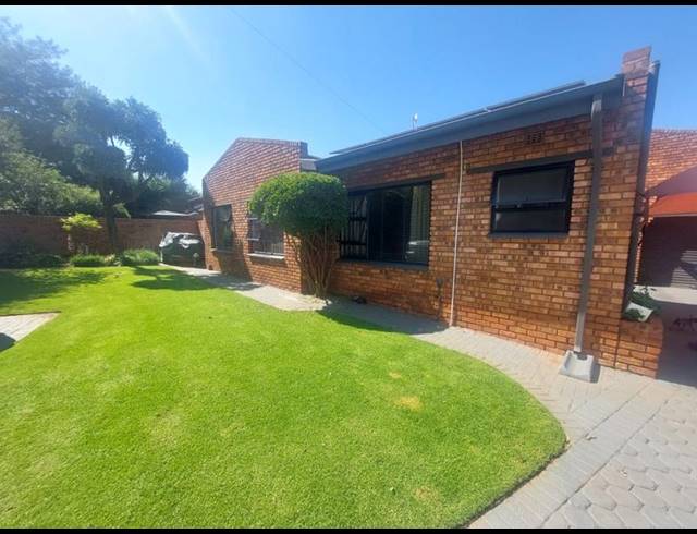 5 BEDROOM HOUSE FOR SALE IN GREENHILLS